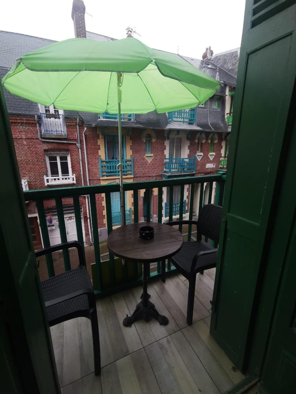 Appartement Avec Balcon Au 1Er Etage Vue Laterale Mer A 50 Metres De La Plage A Mers Les Bains. מראה חיצוני תמונה
